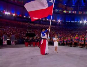 ORGULLO NACIONAL: La maratonista Érika Olivera lideró al equipo de Chile en la apertura de los J.J.O.O 2016